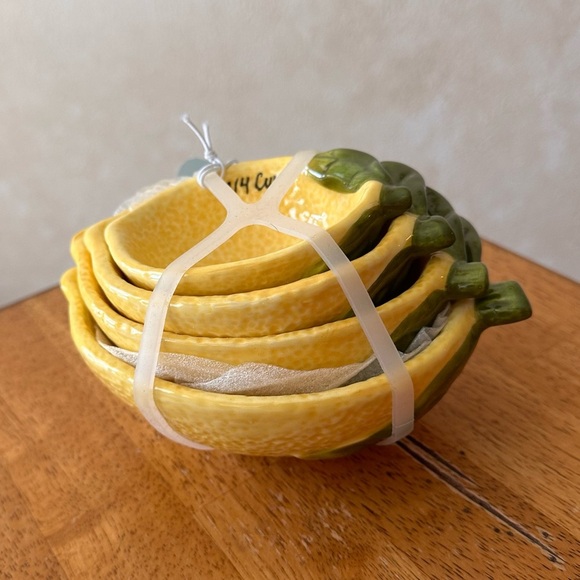 The Bakeshop Set of 4 Lemon Shaped Measuring Cups BRAND NEW!! - Picture 2 of 5